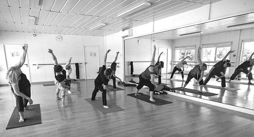 Position yoga jambes écartées - Céret