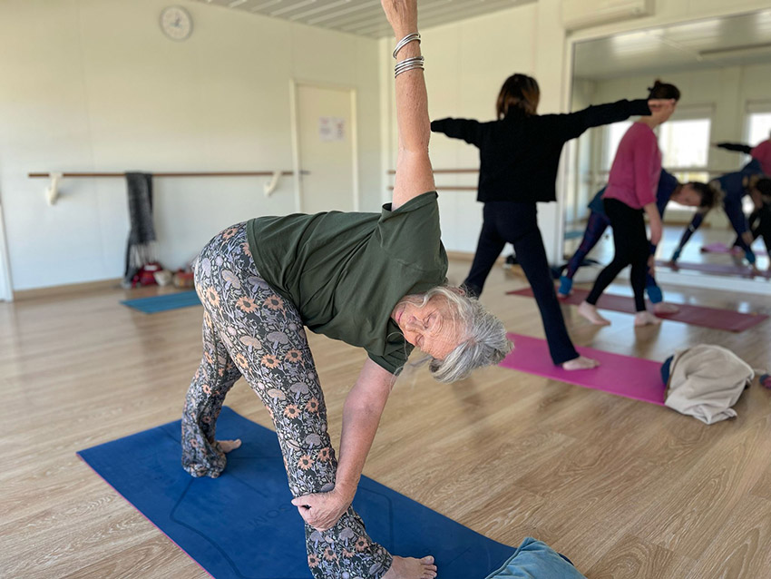 Position yoga jambes écartées - Céret