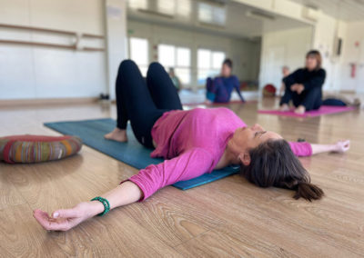 Position yoga allongée - Céret